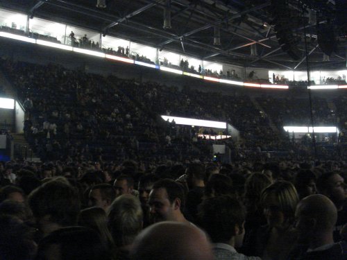 The stadium is nearly full the Foo Fighters will be on in a few minutes. Nottingham (2007)
