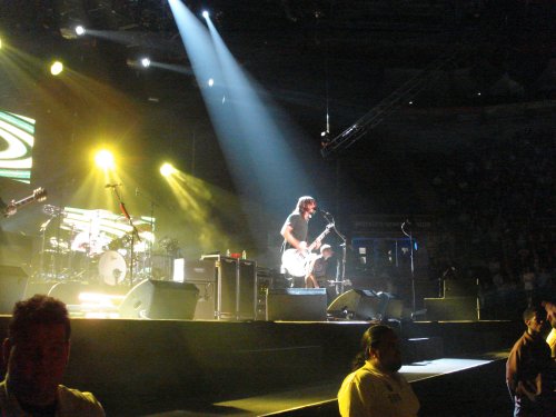 Yay, the Foo Fighters take to the stage at last. Nottingham (2007)