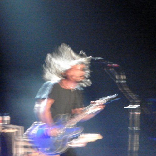 Dave Grohl just can't stay still while playing the guitar. Nottingham (2007)