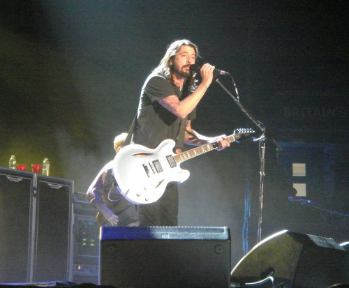 One of the good things about the Foo Fighters is that Dave Grohl talks to the crowd a lot... Most bands come on, just play their songs, then bugger off. Nottingham (2007)