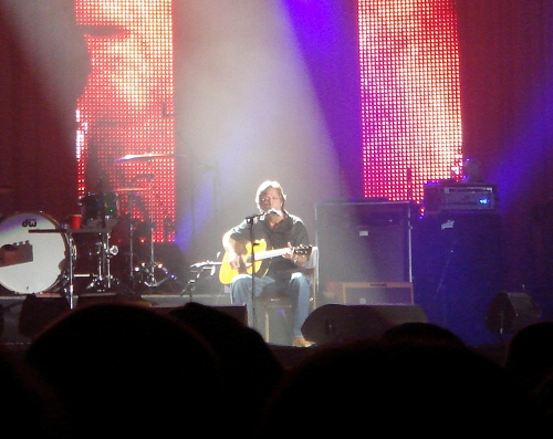 Eric Clapton takes a seat to play some acoustic songs. Nottingham (2008)