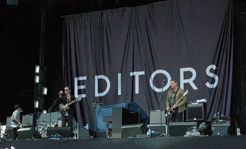 Editors warm the crowd up before R.E.M. take to the stage. Manchester (2008)