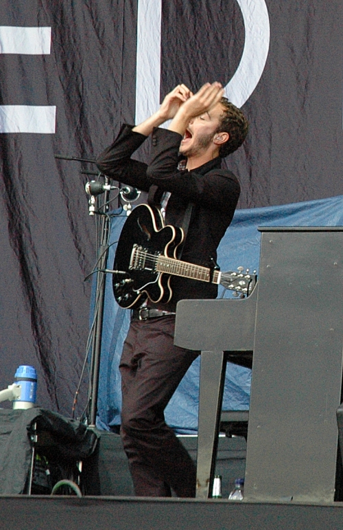 Lead singer of Editors, Tom Smith, has a mini-breakdown before playing the first song. Manchester (2008)