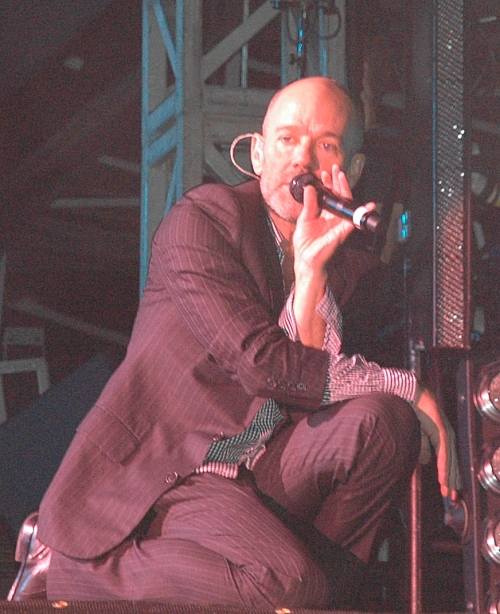 Michael Stipe forgets what he's suppose to be doing. Manchester (2008)