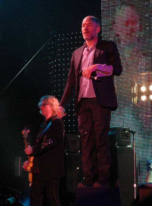 Michael Stipe likes to be the tallest person on stage. Manchester (2008)