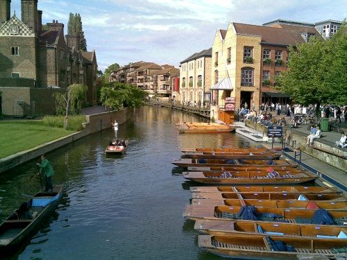 Some 'bunting' boats, you can spend the evening on the nice river, Cambridge (2006)
