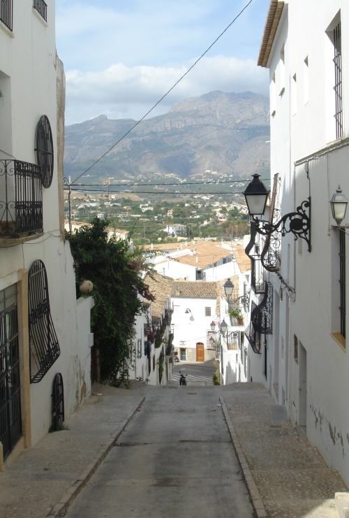 A back street in Altea. Cars can go up and down this small road! Spain (2006)