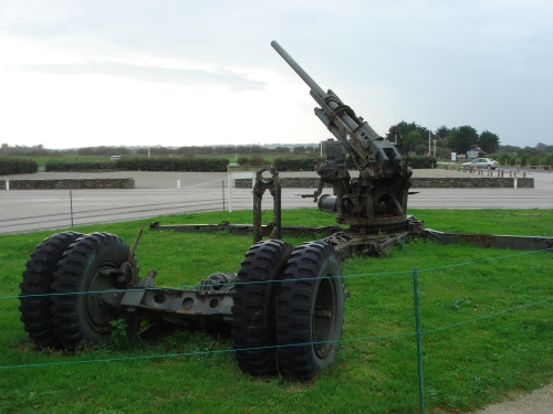 Some heavy American artillery, France (2006)