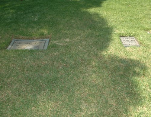 The unmarked plot of land between these two headstones is where Roy Orbison is buried. Los Angeles (2007)
