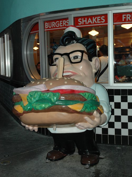 Yes, burgers really are that big in America, only costs a few dollars too. Los Angeles (2007)