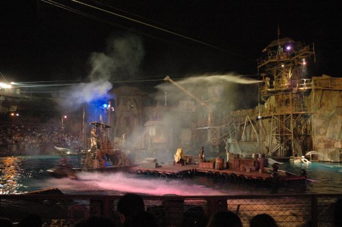 Apparently the Waterworld movie is crap, but the show at Universal was very good. Los Angeles (2007)