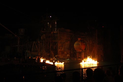 Yay, fire and water make the Waterworld show look great. Los Angeles (2007)