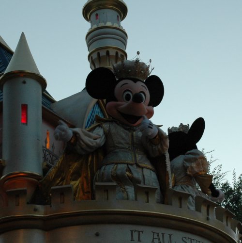 The king of the show Mickey Mouse ends the Parade of Dreams at Disneyland! Los Angeles (2007)